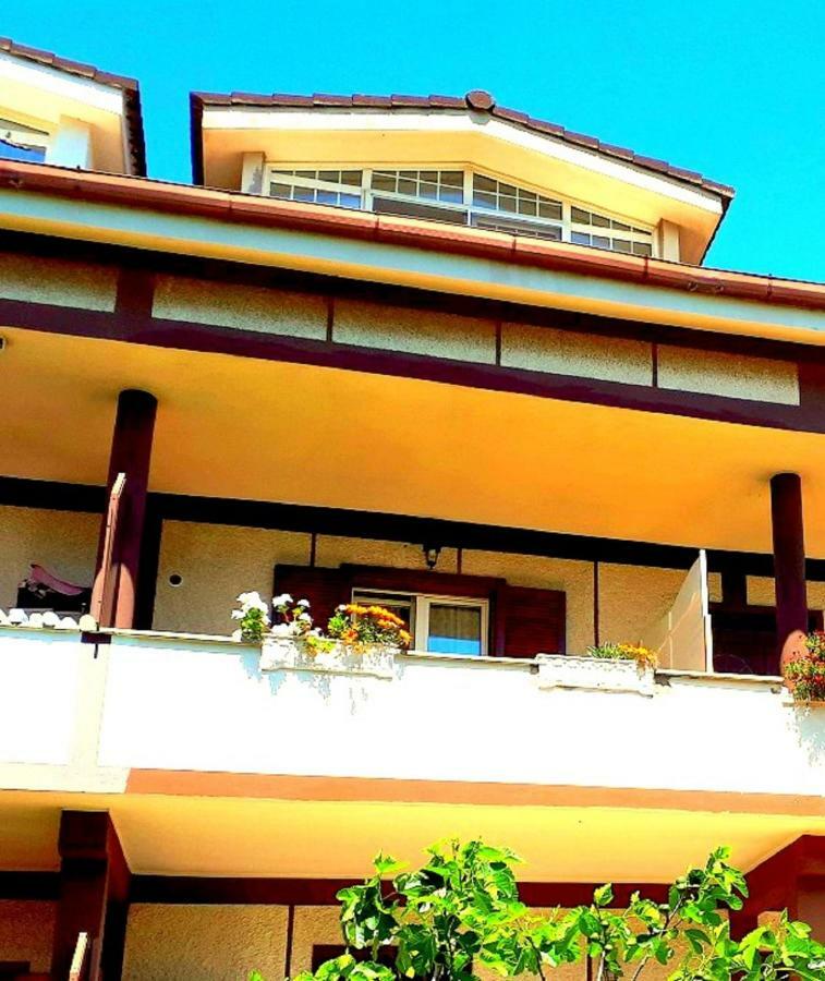 Casa Magnolia Appartement Pomezia Buitenkant foto