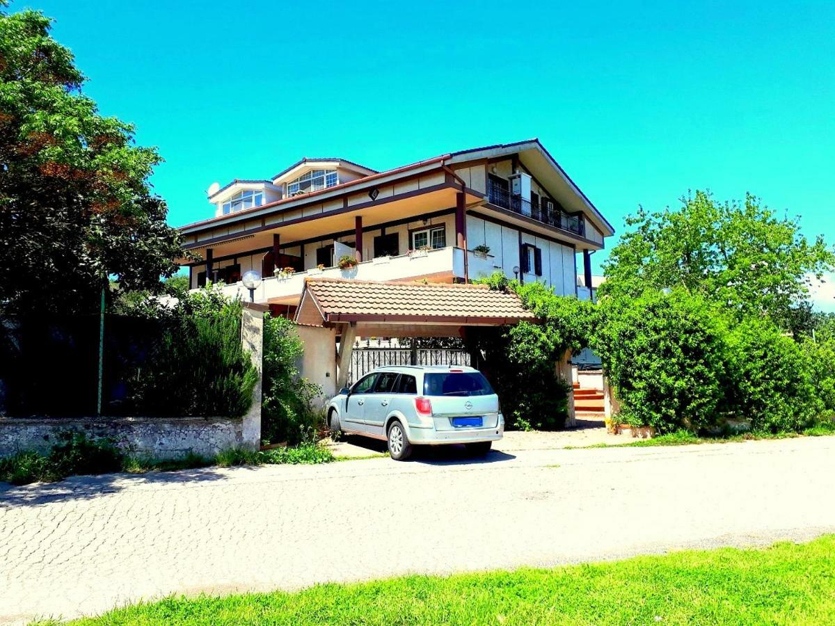 Casa Magnolia Appartement Pomezia Buitenkant foto